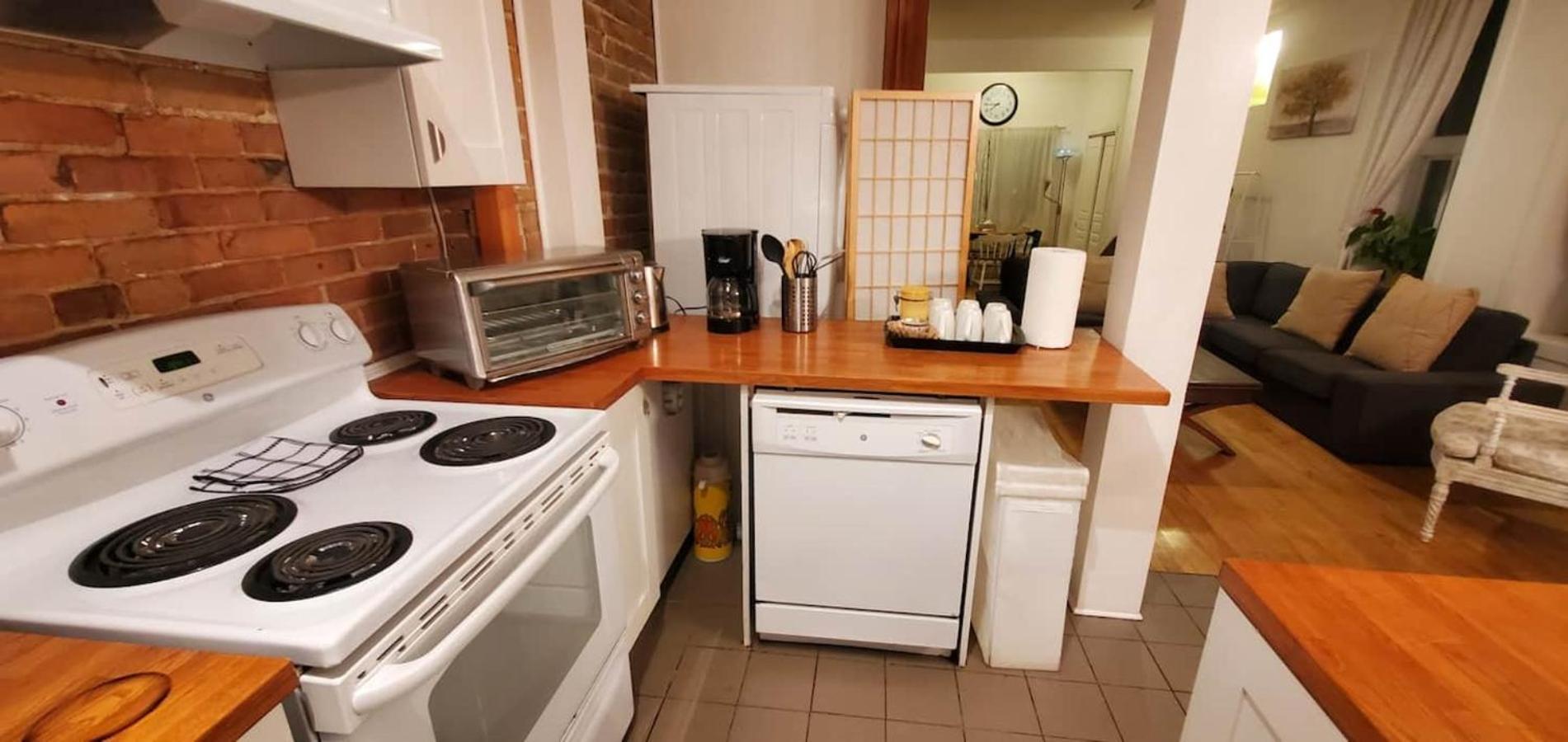 Perfect For Groups Big Livingroom 2 Backyard 3Br Montreal Zewnętrze zdjęcie